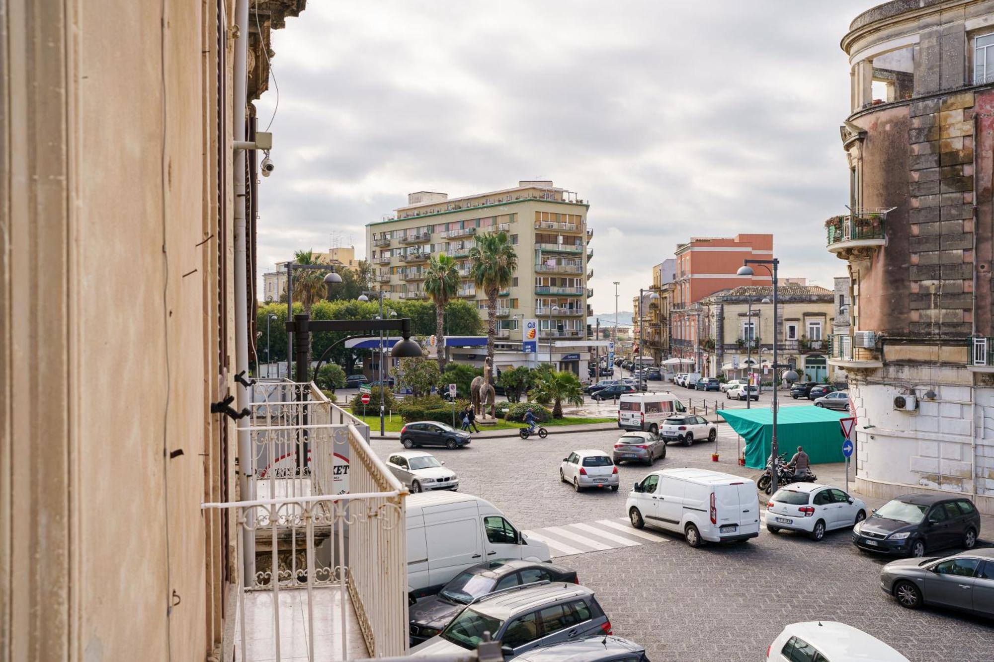 Habibi Apartments Syracuse Buitenkant foto